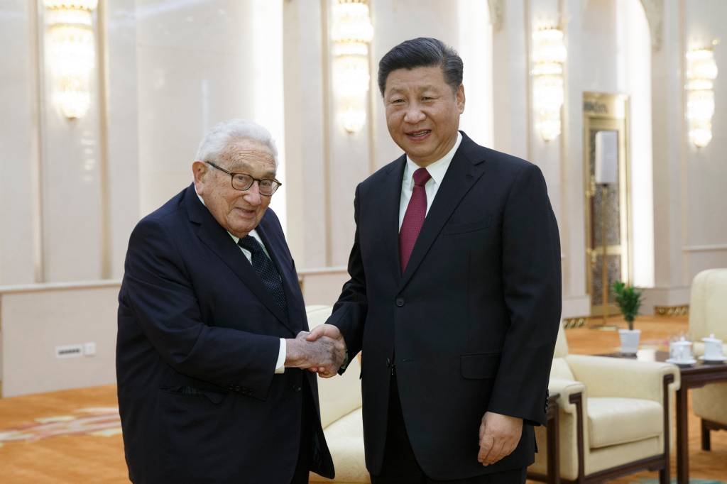 Ex-secretário de Estado dos Estados Unidos, Henry Kissinger, se reuniu com o presidente da China, Xi Jinping (Thomas Peter/Getty Images)