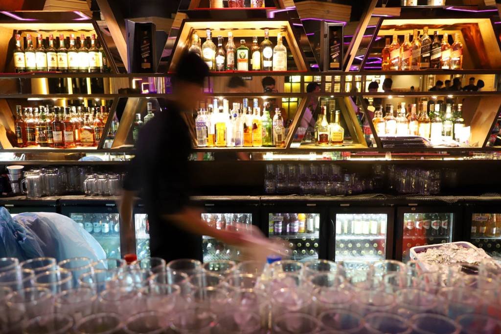 Brexit está levando britânicos a beber mais, diz rede de pubs