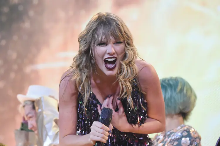 Os ingressos dos três shows de Taylor Swift inicialmente anunciados se esgotaram em menos de 1 hora (Jun Sato/Getty Images)
