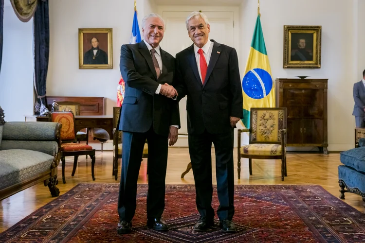 Michel Temer e Sebastián Piñera: governantes afirmaram que o acordo reforçará a integração regional, dado que o Chile integra a Aliança do Pacífico e o Brasil lidera o Mercosul (Sebastián Oñate/Getty Images)