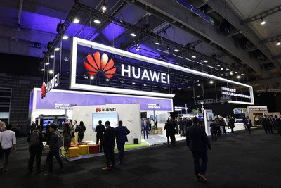 Fundador da Huawei diz que EUA "subestimam" sua empresa