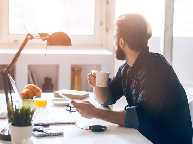 Investimentos de longo prazo exigem comprometimento e envolvem uma série de fatores pessoais e econômicos (istockphotos/Abril Branded Content)