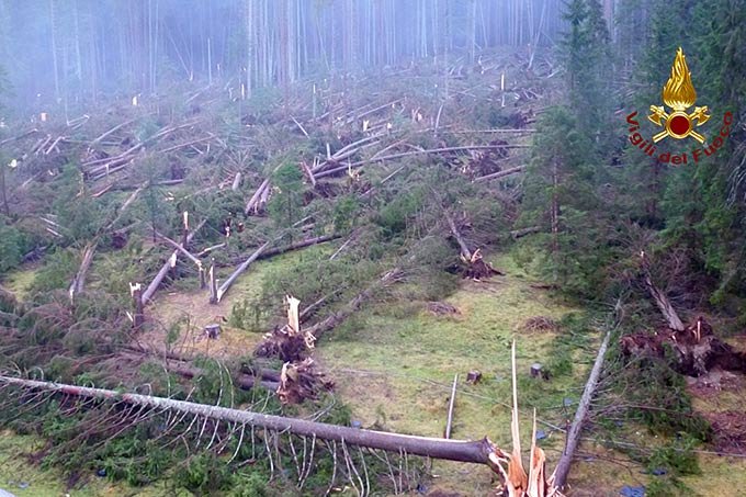 Tempestade na Itália tira 17ª vida e derruba 14 milhões de árvores