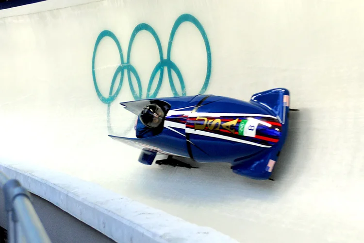 Candidatura da cidade de Calgary, no Canadá, para sediar as Olimpíadas de Inverno de 2026 está em risco (U.S. Army Sgt. John Napier- Olympic Bobsled/Wikimedia Commons)