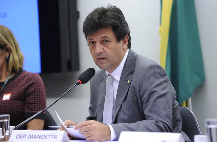 Luiz Henrique Mandetta: Bolsonaro disse que conversou com Mandetta sobre tapar os ralos que existem (na saúde), sobre racionalizar, "porque não tem como investir mais na saúde" (http://mandetta.com.br/Reprodução)