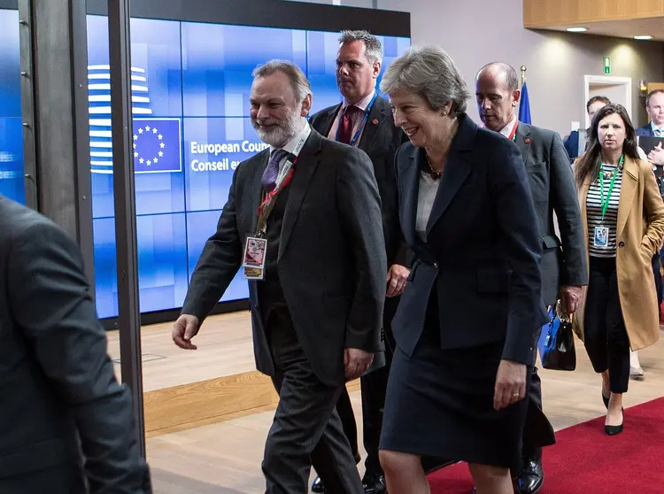 Theresa May: Nesta terça feira, o governo do Reino Unido vai entregar seu documento final sobre o Brexit