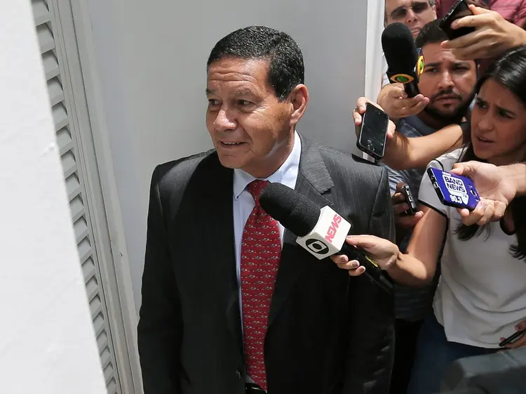 General Hamilton Mourão: promoção de filho do vice-presidente gera críticas ao governo (Sergio Moraes/Reuters)