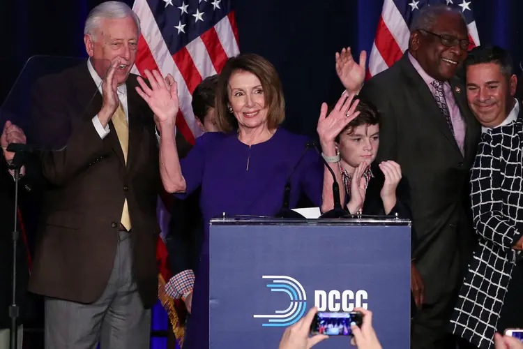 Nancy Pelosi, líder do Partido Democrata na Câmara dos Representantes: "amanhã será um novo dia para os EUA" (Jonathan Ernst/Reuters)