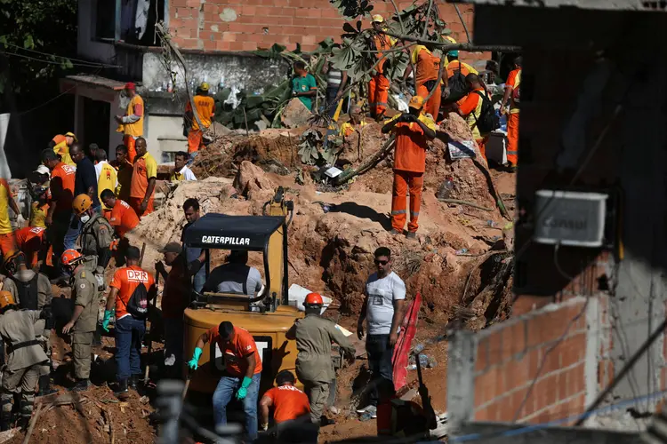 Desabamento em Niterói (Pilar Olivares/Reuters)