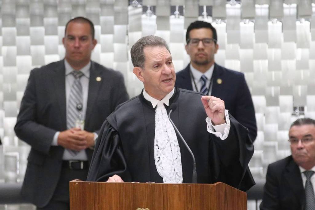 Presidente do STJ diz que reajuste do Judiciário não impacta Orçamento