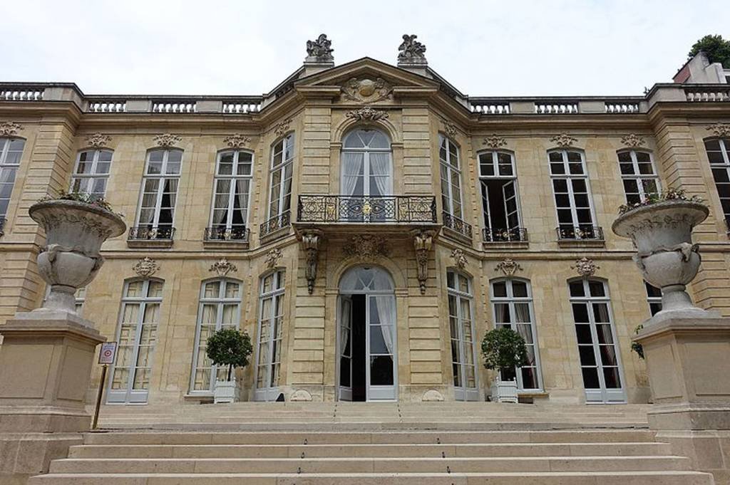 Guarda aparece morto no jardim do palácio do primeiro-ministro da França