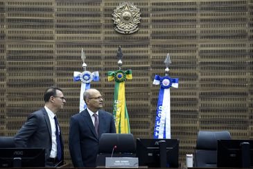 TRF-2 torna deputados estaduais do Rio presos preventivos