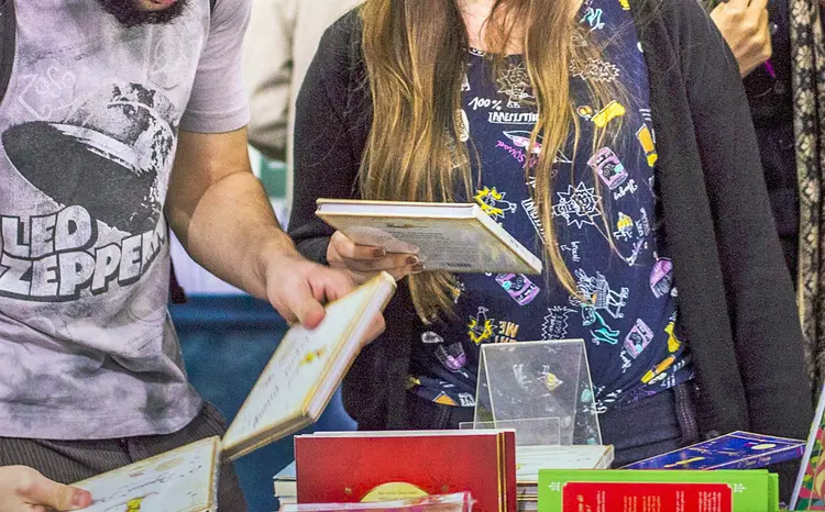 Livros: feira da USP acontece a partir de quarta-feira (28) e termina no dia 1º (sábado) (USP/Divulgação)