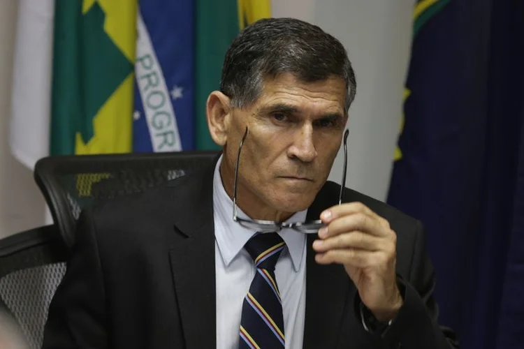 Carlos Alberto Santos Cruz: para general, Justiça que tem de definir o destino do italiano (a Pública dos estados (Fabio Rodrigues Pozzebom/Agência Brasil)