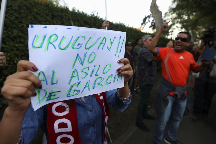 Governo do Uruguai rejeitou o pedido de asilo do ex-presidente perano, Alan García (Mariana Bazo/Reuters)