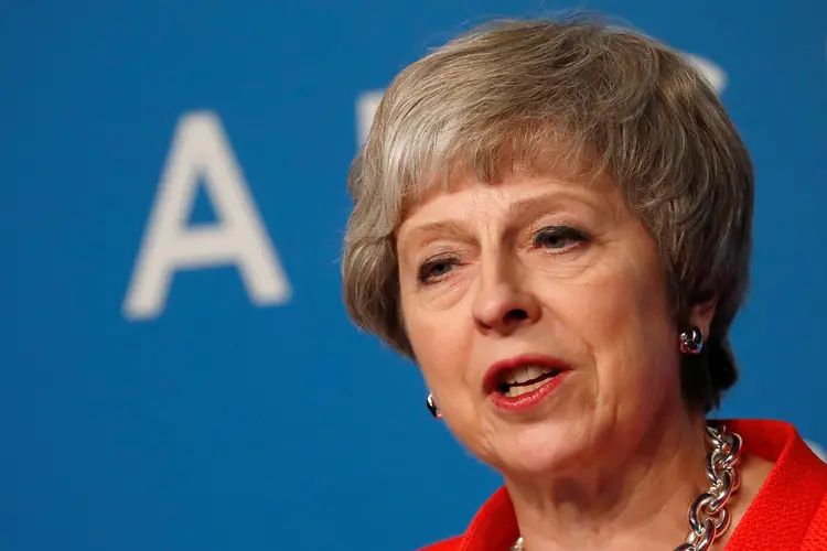 Theresa May: primeira-ministra do Reino Unido tenta angariar apoios ao seu projeto de saída da UE (Carlos Garcia Rawlins/Reuters)