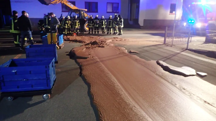 Chocolate: derramamento seria uma "catástrofe" se tivesse acontecido próximo ao Natal, disse executivo (Feuerwehr Werl/Reuters)