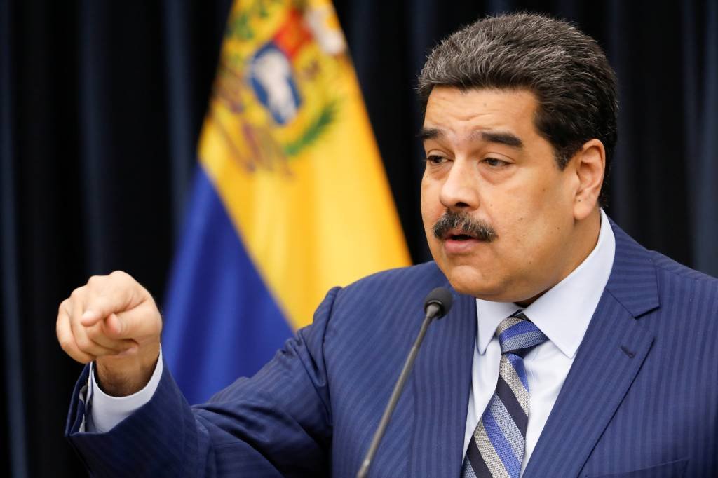 Maduro anuncia que Venezuela rompe relações diplomáticas com os EUA
