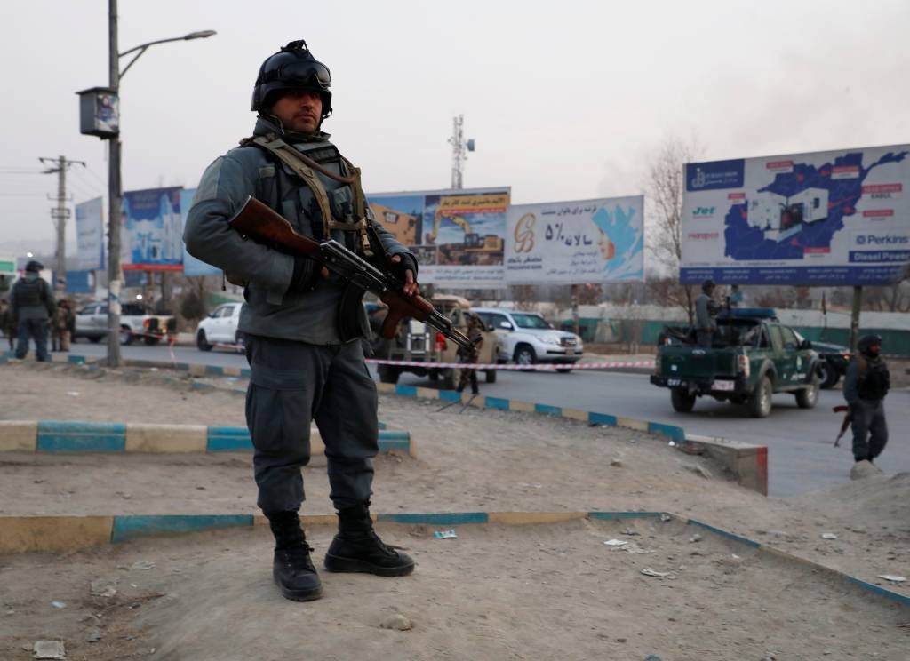 Atentado de sete horas deixa 43 mortos no Afeganistão