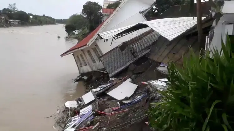 Casa destruída por tempestade tropical é vista no Município de Daet, na província de Camarines Norte, Filipinas. 30 de dezembro de 2018. Foto: Robert Balidoy/via REUTERS (Robert Balidoy/Reuters)