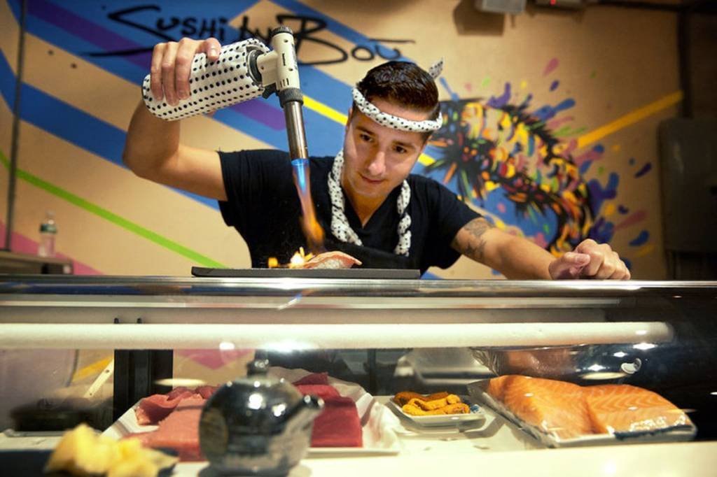 Sushi bar mais inovador de NY fica em quarto de hotel
