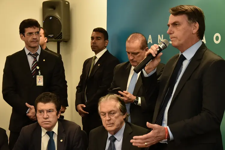 Bolsonaro durante reunião da bancada do PSL: parlamentares do partido do presidente estão descontentes com a articulação do governo (Equipe de Transição/Divulgação)