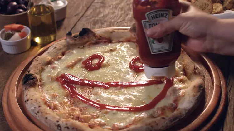 Heinz: campanha a favor do ketchup na pizza (Heinz/Divulgação)