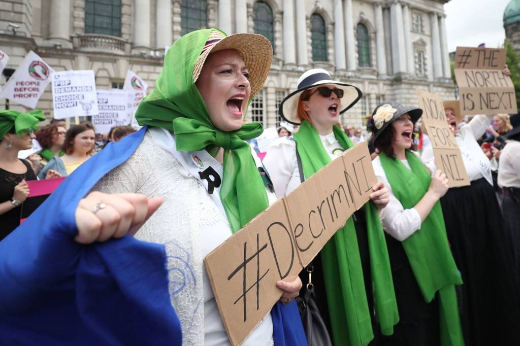 Parlamento da Irlanda aprova legalização do aborto