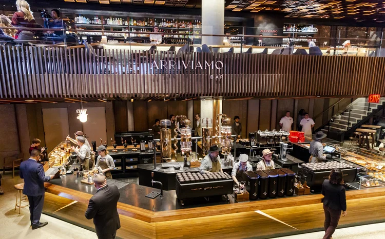 Starbucks Reserve Roastery, em NY: palácio do café terá três andares, ficará em frente ao Chelsea Market, e inclui um bar e filial de padaria (Mark Abramson/Bloomberg)