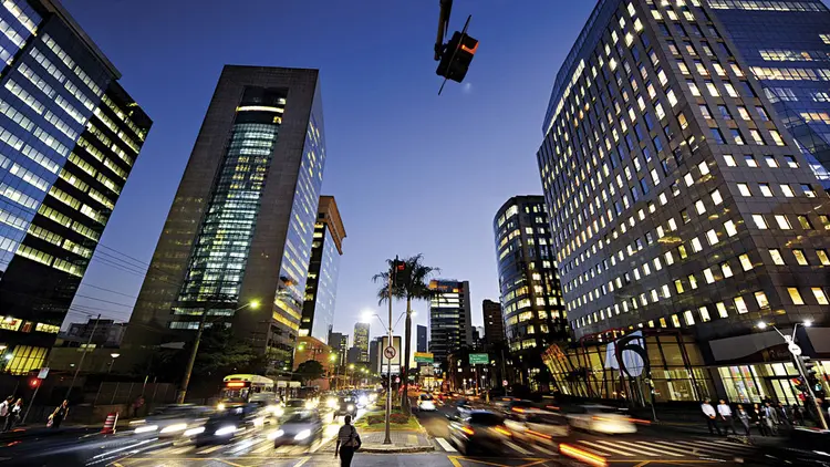 FARIA LIMA, EM SÃO PAULO: avenida concentra analistas do mercado financeiro e escritórios de algumas das maiores empresas do Brasil (Germano Luders/Exame)