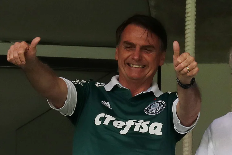 Jair Bolsonaro em jogo do Palmeiras v Vitoria no Allianz Parque em São Paulo (Paulo Whitaker/Reuters)