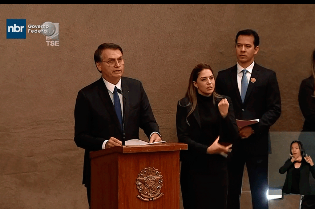 Poder popular não precisa mais de intermediação, diz Bolsonaro