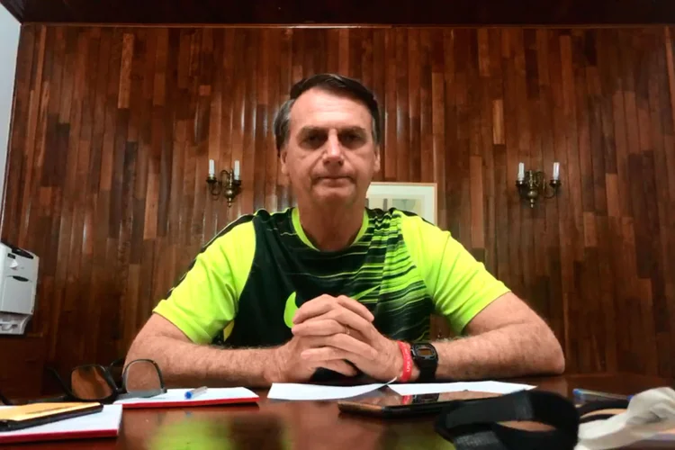 Bolsonaro: na live, o presidente eleito também falou que pode sair do Acordo de Paris (Facebook/Reprodução)