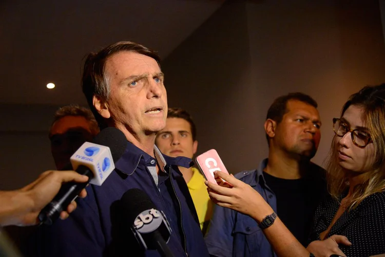 Bolsonaro: projeto atual fala em 65 anos para homens e 62 para mulheres (Fernando Frazão/Agência Brasil)