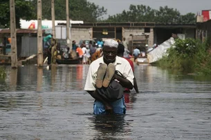 Enchentes na Nigéria: chuvas torrenciais causam aos menos 115 mortes e destruição