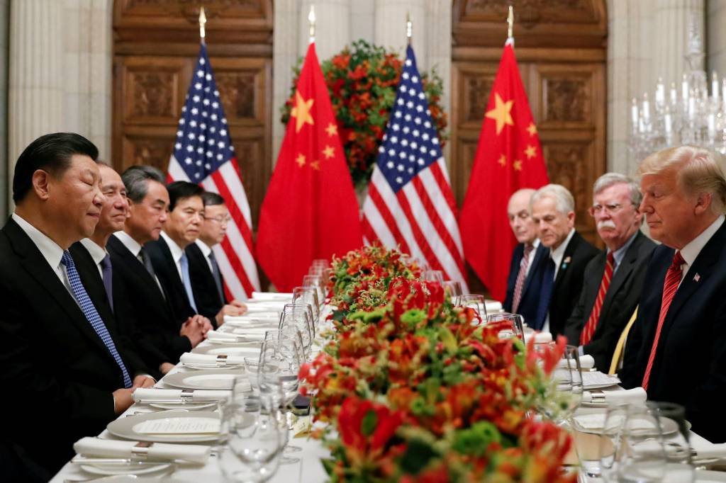 Encontro de líderes chineses e americanos: Xi Jinping e Trump definem trégua de 90 dias na guerra comercial (Kevin Lamarque/Reuters)