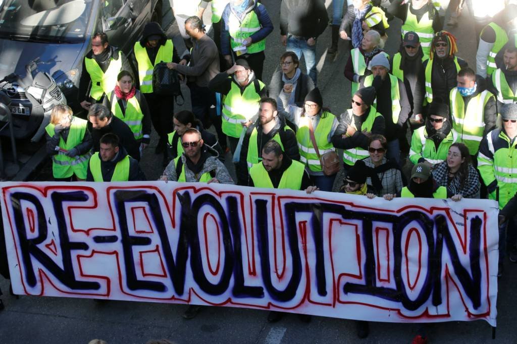 650 manifestantes são presos durante protesto dos "coletes amarelos"