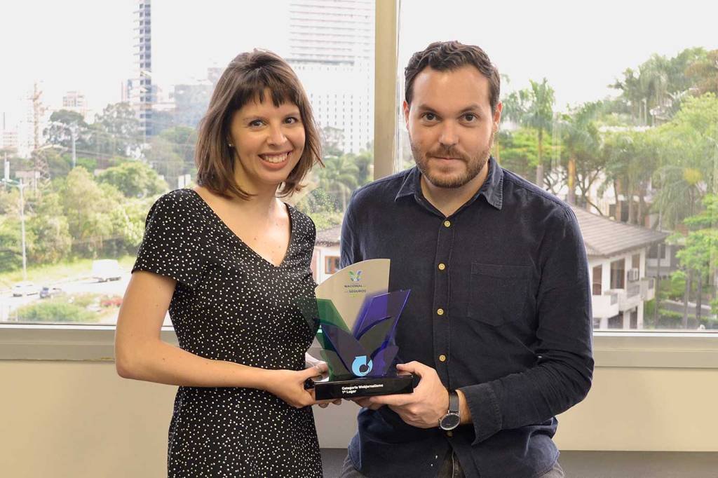 Jornalistas de EXAME ganham prêmio por reportagem sobre seguros