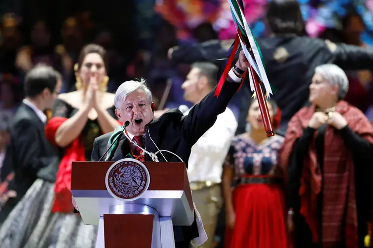 Andres Manuel Lopez Obrador faz discurso de posse na praça Zocalo na Cidade do México (Jose Cabezas/Reuters)