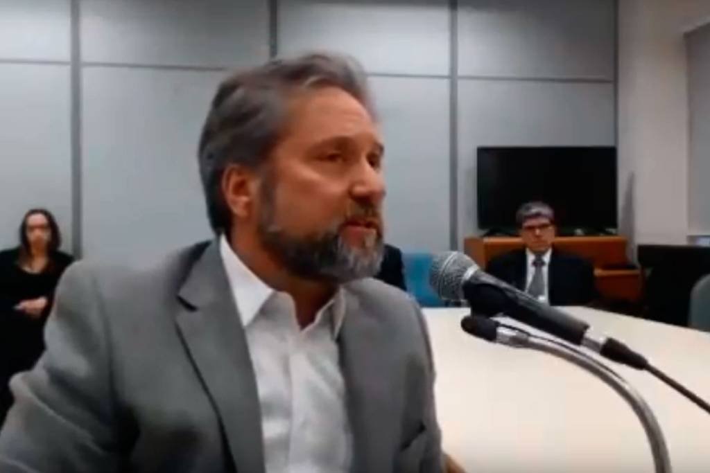 TRF4 diminui condenação de ex-gerente da Petrobras condenado por corrupção
