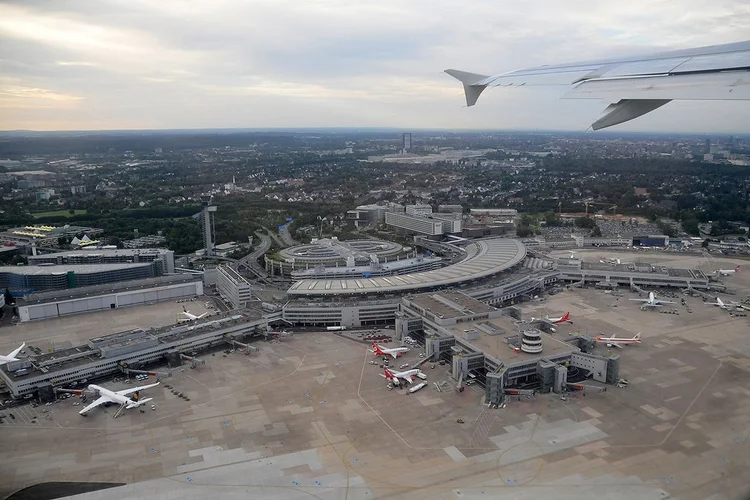 Aeroporto de Düsseldorf, na Alemanha (-/Wikimedia Commons)