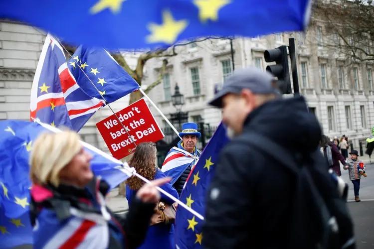 Manifestantes anti-Brexit protestam em Londres (Henry Nicholls/Reuters)