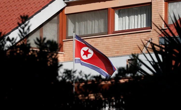 Bandeira da Coreia do Norte em frente à embaixada do país em Roma
03/01/2019
REUTERS/Alessandro Bianchi (Alessandro Bianchi/Reuters)