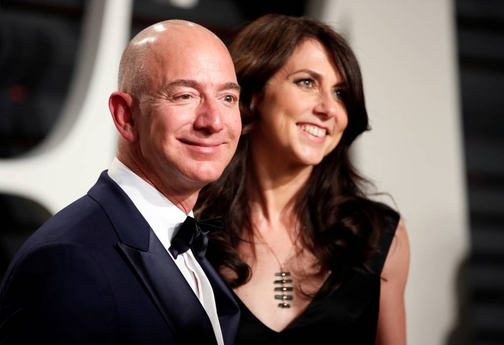Jeff Bezos e MacKenzie Bezos: em comunicado, casal declara: "Decidimos nos divorciar e seguir com nossas vidas como amigos" (Danny Moloshok/Reuters)