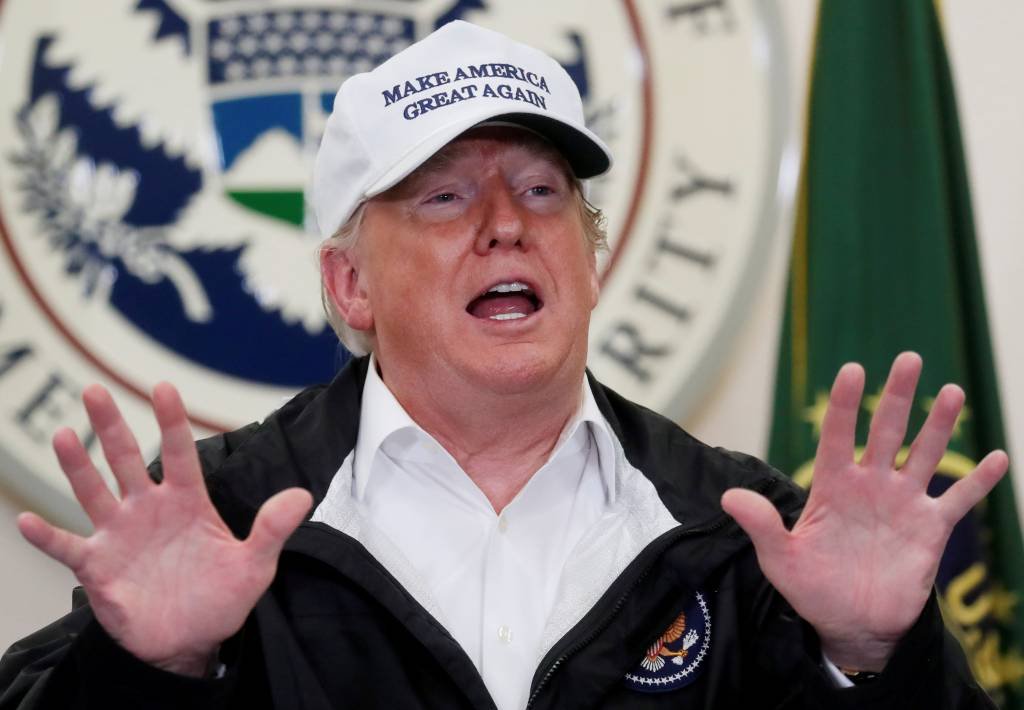 Trump diz que muro com o México vai ajudar americanos no futuro e agora