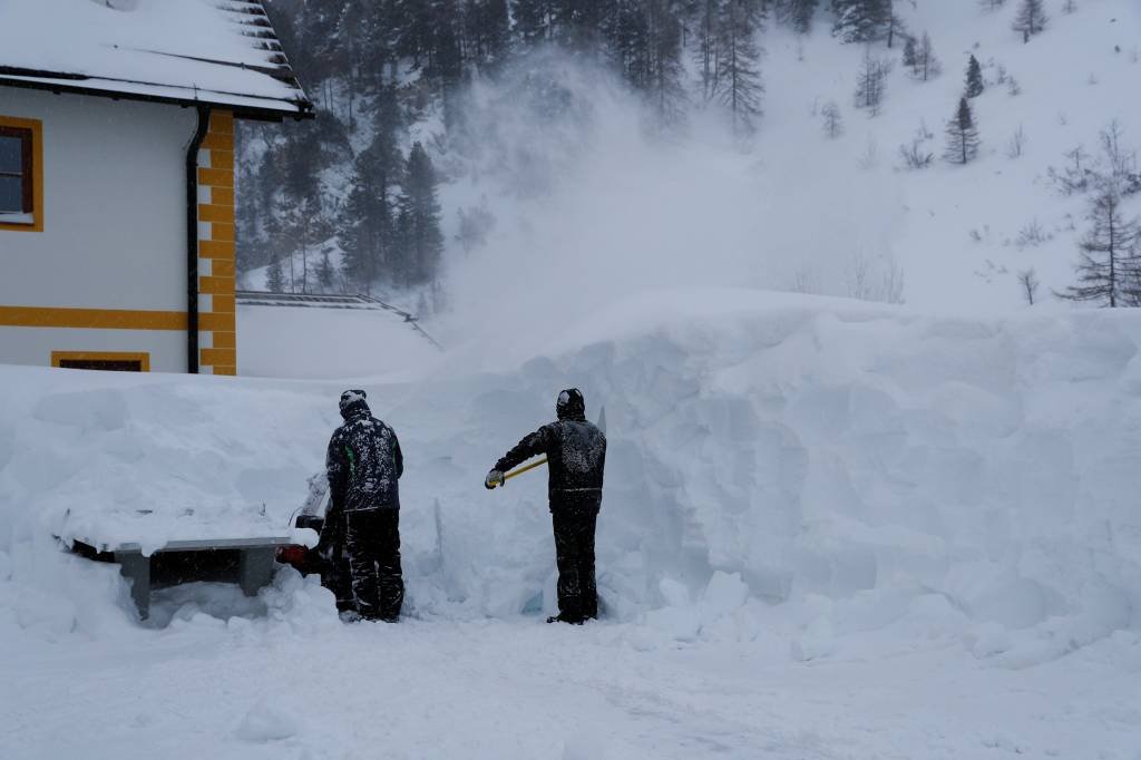 Avalanche de neve na Áustria deixa 3 mortos e um desaparecido