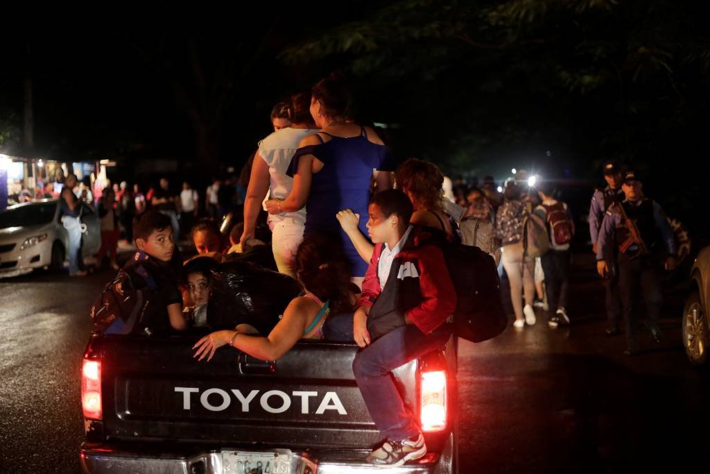 Nova caravana de imigrantes de Honduras quer chegar aos EUA (Reuters/Jorge Cabrera)