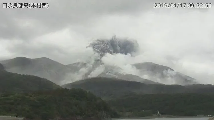 Japão: as cinzas subiram a mais de 6 quilômetros e caíram em um raio de 1,5 quilômetro (Japan Meteorological Agency/Reuters)