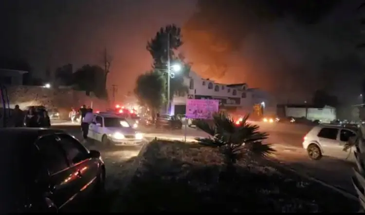 Explosão em gasoduto no México deixa dezenas de mortos e feridos (Veronica Monroy/Diario Plaza Juarez/Reuters)