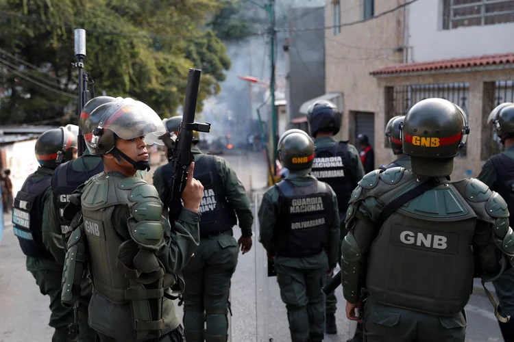 Venezuela: Maduro enfrenta resistência de alguns grupos militares que não reconhecem seu segundo mandato (Carlos Garcia Rawlins/Reuters)